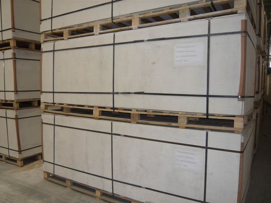 آلة تشكيل الفراغ البلاستيكي مع 0.8 - 1 MPa مصدر الهواء 48 / 68 كيلوواط قوة التدفئة