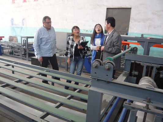 آلة تصنيع بلاط السقف الطبقة الحافظة على الحرارة لصناعة مواد البناء