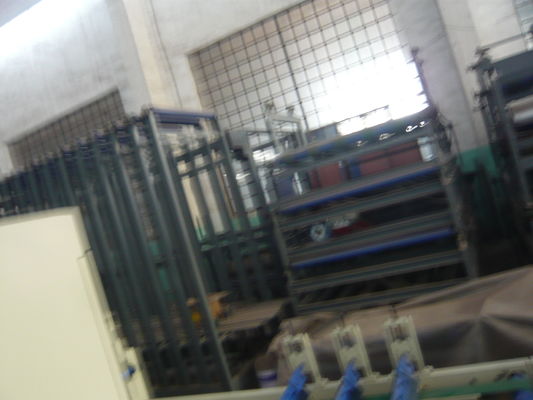 آلات صنع الأبواب من الألياف الأسمنتية ذات كفاءة عالية في استهلاك الطاقة، بنمط فولاذي، مقاس 1.5 * 18 متر