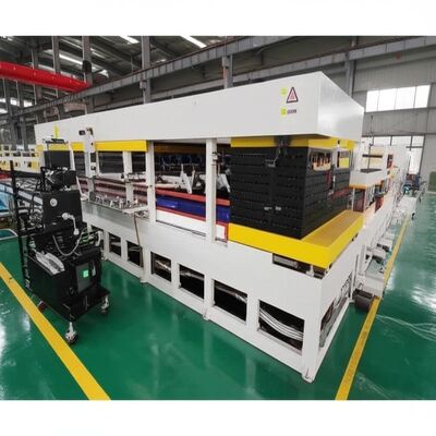 معالجة الحرارة للوحة ساندوتش آلة مع شفرات الحلاقة Cr12 لإنتاج لوحة الحائط الخلفي بطول 32 متر