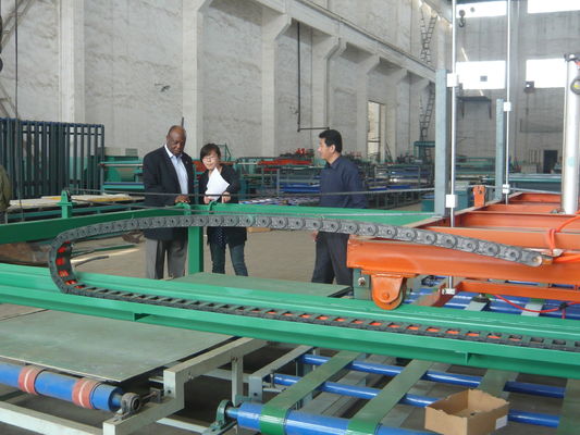 آلة الألواح الساندويتش الأوتوماتيكية لملء مسحوق الأسمنت ومواد صنع بودرة التلك