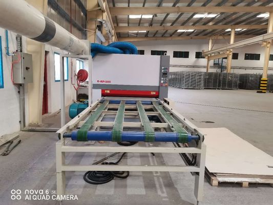 آلة لصق ألواح الجبس وألواح أكسيد المغنيسيوم (MGO)